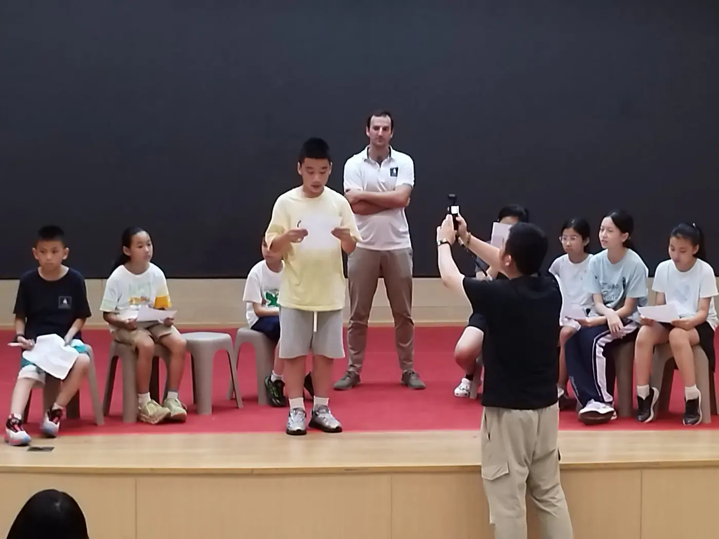 Students presenting at a previous Oxford International Camp